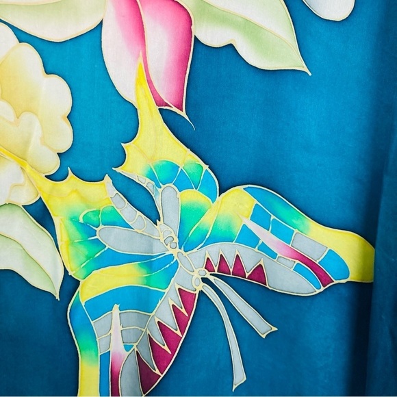 Soft silk blue floral and butterfly caftan. One size. - Picture 5 of 12
